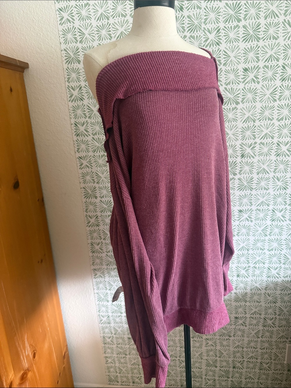 We The Free Ribbed Off-Shoulder Top in Mauve Pink